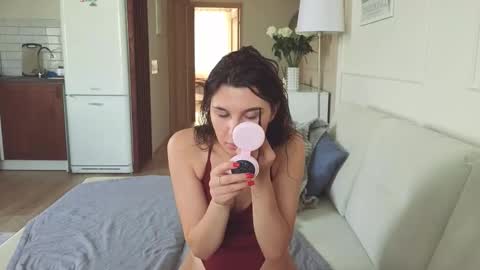 Kristi online show from October 2025 07:12:01 AM