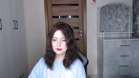 Kristy online show from November 2025 06:45:01 AM