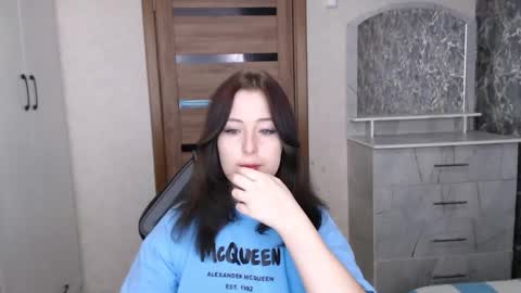 Kristy online show from December 2025 07:25:01 AM