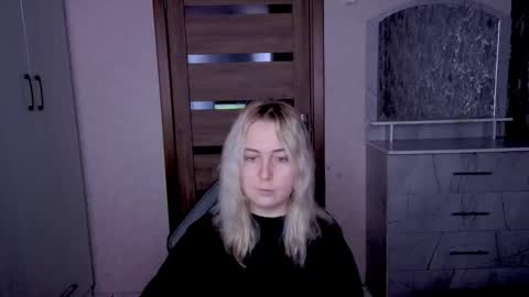 Kristy online show from April 2026 01:12:01 AM