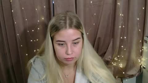 KristyFlowers online show from December 2024 09:43:02 AM