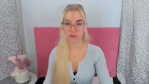 KristyFlowers online show from November 2025 06:13:01 AM