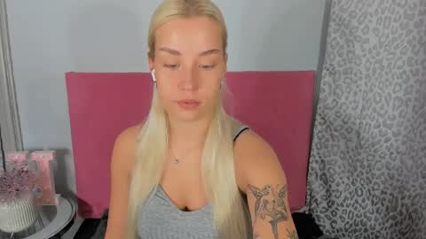 KristyFlowers online show from April 2026 05:19:02 AM