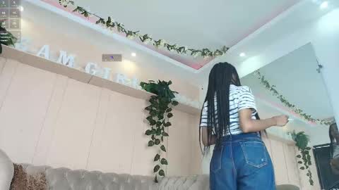 Cristina online show from September 2025 07:37:01 PM