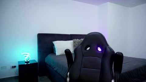 Snapshot of krops_ chatting on March 2025 11:50:01 AM KROPS online show from March 2025 11:50:01 AM