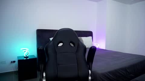 Snapshot of krops_ chatting on March 2025 09:58:02 AM KROPS online show from March 2025 09:58:02 AM