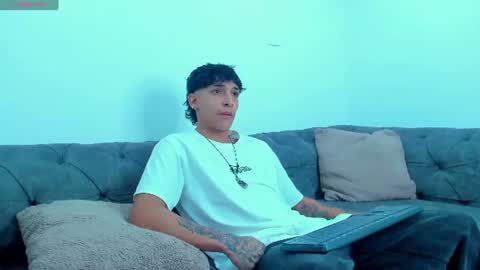 Kroy Wave  Muscle Tattoos Latino online show from July 2026 03:31:02 AM