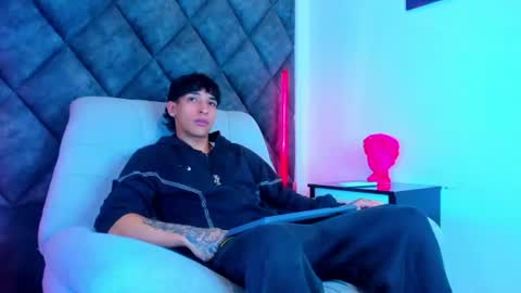 Kroy Wave  Muscle Tattoos Latino online show from July 2026 03:27:01 AM