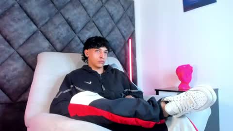 Kroy Wave  Muscle Tattoos Latino online show from August 2026 03:08:02 AM