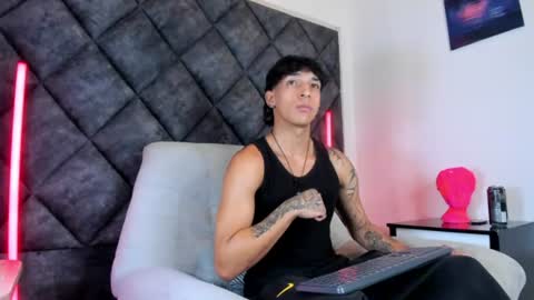 Kroy Wave  Muscle Tattoos Latino online show from August 2026 03:08:02 AM