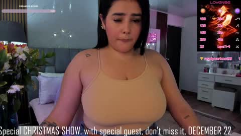 Snapshot of krysstal__ chatting on December 2024 07:07:01 PM online show from December 2024 07:07:01 PM