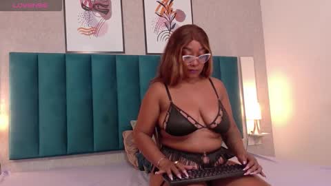 Krystal Ross online show from November 2025 07:52:02 PM