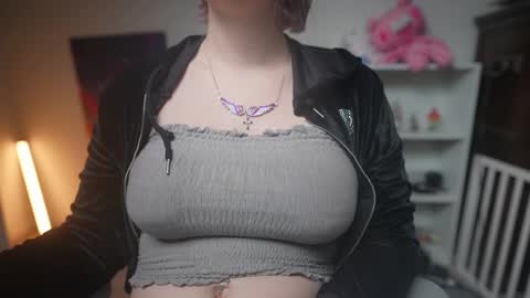 Snapshot of krystalsyxx chatting on February 2025 08:05:02 PM Krystal Syx online show from February 2025 08:05:02 PM