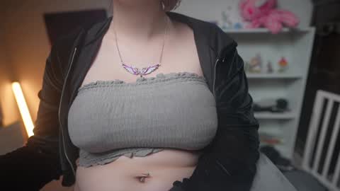 Snapshot of krystalsyxx chatting on February 2025 12:28:01 AM Krystal Syx online show from February 2025 12:28:01 AM