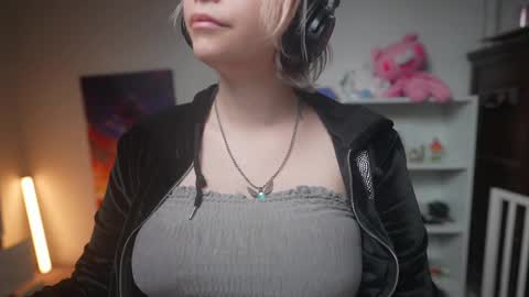 Snapshot of krystalsyxx chatting on February 2025 09:10:01 PM Krystal Syx online show from February 2025 09:10:01 PM