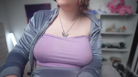 Snapshot of krystalsyxx chatting on March 2025 03:37:02 AM Krystal Syx online show from March 2025 03:37:02 AM