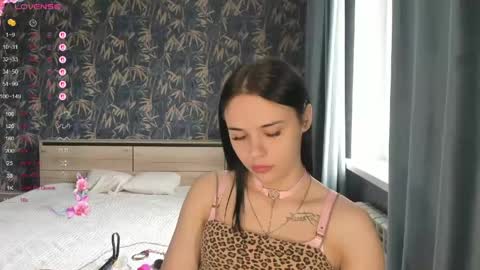Snapshot of kseni_a chatting on April 2026 07:55:01 AM Ksenia online show from April 2026 07:55:01 AM