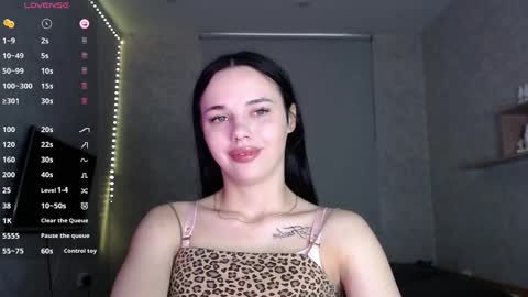 Snapshot of kseni_a chatting on May 2026 10:01:01 AM Ksenia online show from May 2026 10:01:01 AM