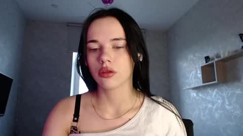 Snapshot of kseni_a chatting on June 2026 05:31:02 AM Ksenia online show from June 2026 05:31:02 AM