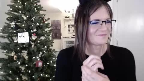 Cait online show from December 2025 08:16:02 PM