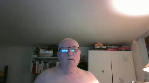 Kukken18 online show from May 2026 07:09:02 PM