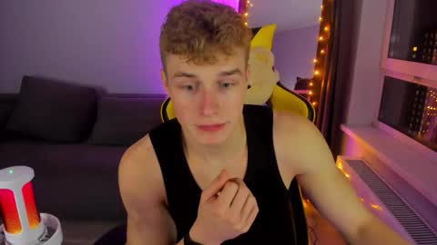 Snapshot of kurt_hanssen chatting on October 2025 07:37:01 PM kurt_hanssen online show from October 2025 07:37:01 PM