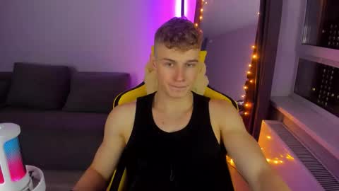 Snapshot of kurt_hanssen chatting on November 2025 08:19:01 PM kurt_hanssen online show from November 2025 08:19:01 PM