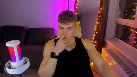 Snapshot of kurt_hanssen chatting on November 2025 04:51:02 PM kurt_hanssen online show from November 2025 04:51:02 PM