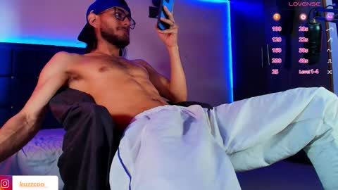 kuzzcoo online show from November 2025 03:35:01 PM