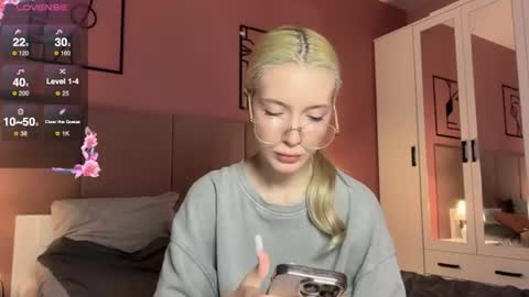 Bella and Alexandra online show from June 2026 02:43:02 PM