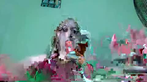 Snapshot of kween_romance chatting on December 2024 09:08:02 PM Kween online show from December 2024 09:08:02 PM