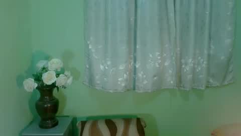 Snapshot of kween_romance chatting on January 2025 12:11:02 PM Kween online show from January 2025 12:11:02 PM