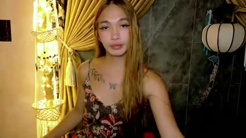 Snapshot of kween_romance chatting on October 2025 03:49:02 AM Kween online show from October 2025 03:49:02 AM