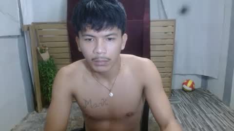 kyle_lourence online show from April 2026 11:35:01 PM
