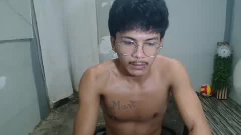 kyle_lourence online show from May 2026 12:55:02 PM