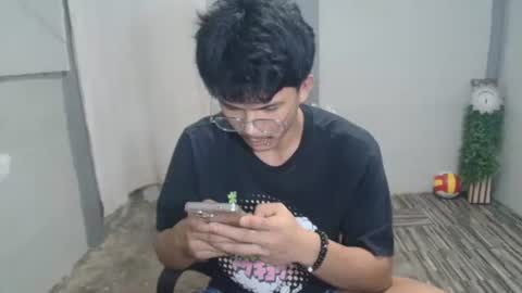 kyle_lourence online show from May 2026 01:12:01 AM