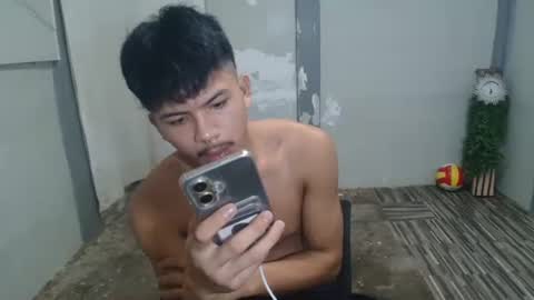 kyle_lourence online show from May 2026 10:58:01 PM