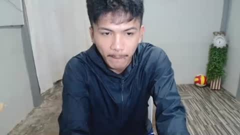 kyle_lourence online show from May 2026 11:03:01 PM