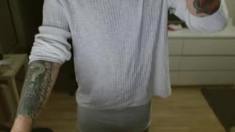 Snapshot of kyle_tattoo chatting on June 2026 12:46:02 AM kyle online show from June 2026 12:46:02 AM