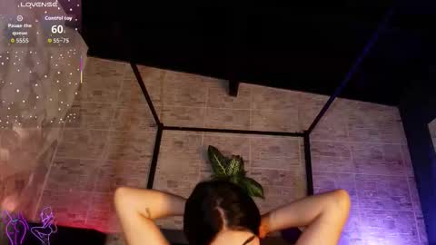 Kylie  online show from November 2025 07:43:01 PM