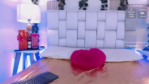 Snapshot of kylie_golden chatting on January 2025 03:29:01 PM Kylie Myers online show from January 2025 03:29:01 PM