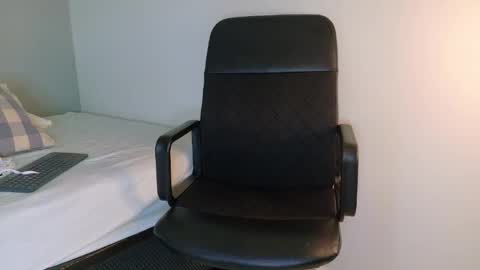 KYLIE  online show from April 2026 02:01:02 PM