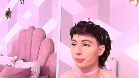 Kylie jl online show from November 2025 05:00:01 PM