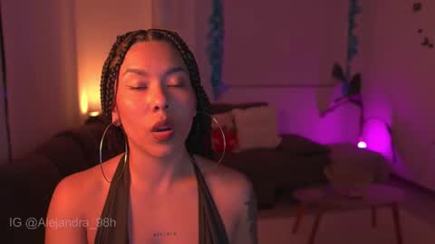 schedule 300 pm - 1100pm colombia time online show from December 2025 01:22:02 AM