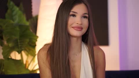 Kyssa online show from September 2025 06:41:02 PM