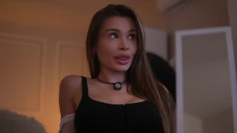 Kyssa online show from June 2026 06:23:01 PM