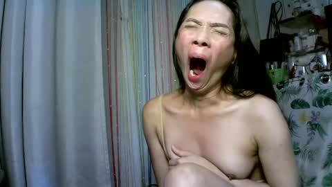 kyutshyne online show from February 2025 10:20:02 PM