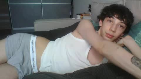 Snapshot of l8199 chatting on April 2026 03:17:01 PM liam online show from April 2026 03:17:01 PM
