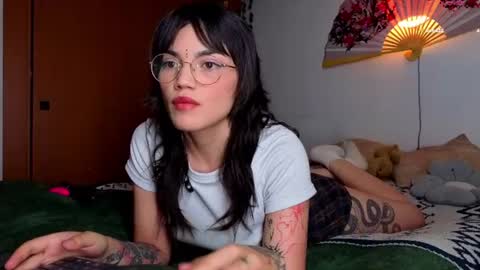 Snapshot of la_briela chatting on July 2026 04:21:02 AM Help me reach 50 likes online show from July 2026 04:21:02 AM