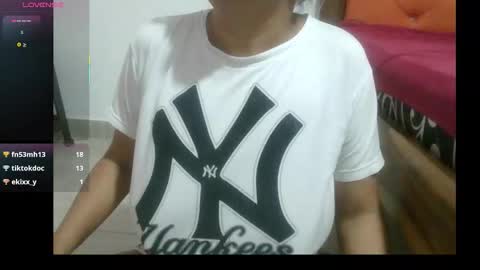 la_wuaifu1 online show from November 2025 10:34:02 PM